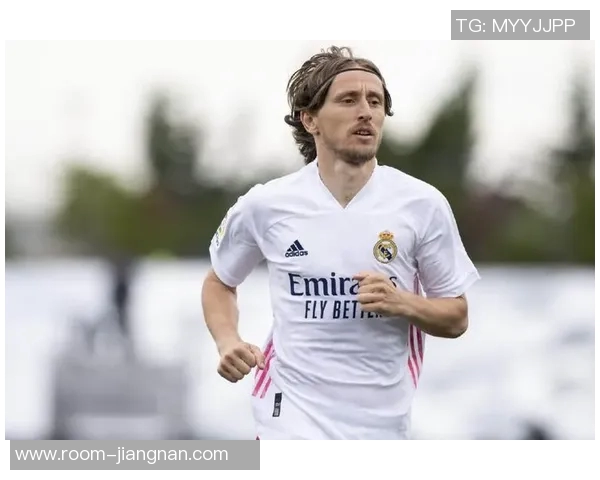 朱辰杰畅谈足球偶像与智慧球员C罗与莫德里奇的独特魅力